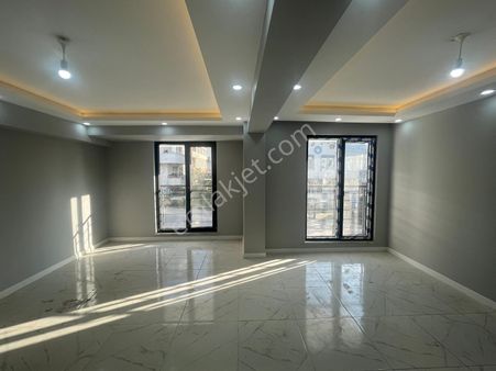 Enka'dan Derince 60 Evlerde 140 M2 Satılık 3+1 Sıfır Daire