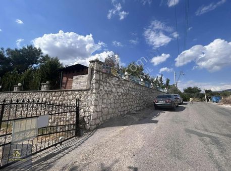 Livadan Buca Kaynaklarda Havuzlu Müstakil Yazlık