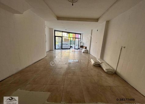 Turgutlu Satılık Şehitler Mah 250m2 Batar Katlı Boş Dükkan Wc Lavabo Ve Giyinme Odası Vardır