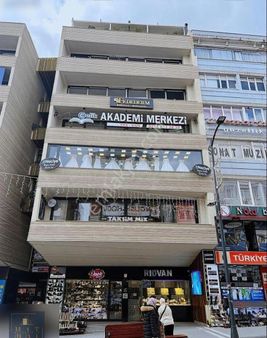 Marmara Caddesinde Yeni Binada Satılık Ofis Katı