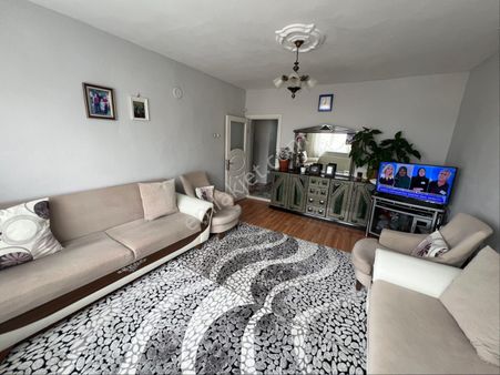 Al-ya Gayrimenkulden Satılık 2+1 Cadde Üzeri