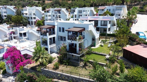 Güllük' Te Full Deniz Manzaralı Satılık Dubleks Villa