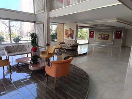 Nw Çiftlikköy Üniversitesi Caddesi'de Site İçi Ekstralı Sıfır Eşyalı Satılık 1+1 Daire