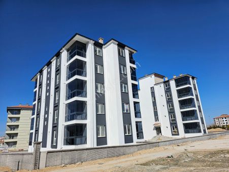 Toros Mah. Arakat Güney Cephe 1+1 Satılık Daire.