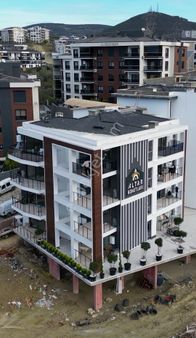 Kuşadası'nda Havuzlu Site İcinde ,köşe Konumda Sıfır Lüks Daire