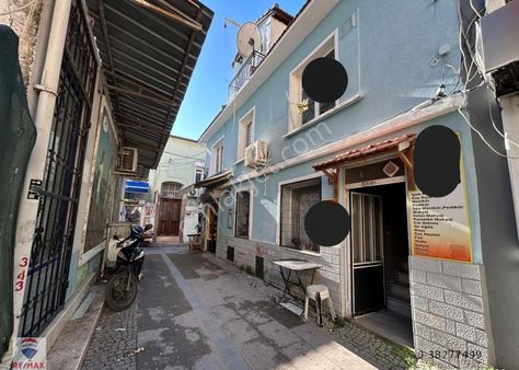 Ayvalık Çarşıda Satılık 2 Katlı Bina