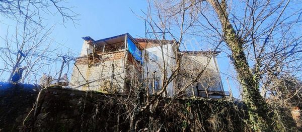 Fırsat : İlçe Merkezinde 2 Katlı Müstakil Ev