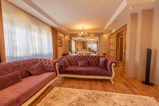 Emin'den Yeni Hükümet Konağı Yakını Üç Cepheli Ara Kat 4+1 Daire