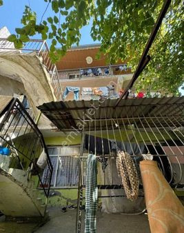 İzmir Buca Da Komple Satılık 3 Katlı Bina