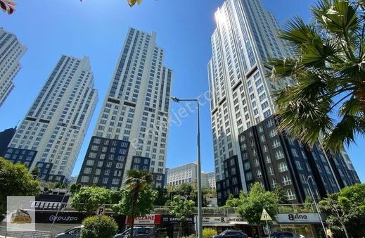 Mashattan'da 4+1 255m2 Havuz Ve Gölet Manzaralı Boş Daire