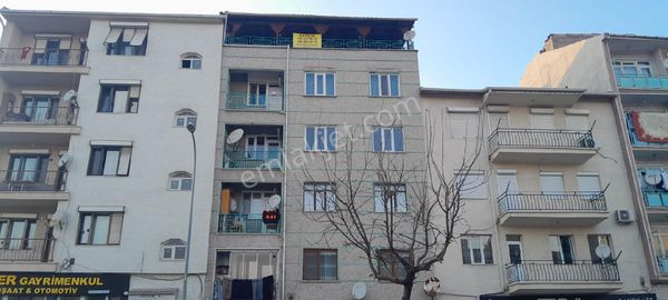 Emek Ertaş Cd Ve Tramvay Yakını Teraslı Satılık 2+1 Daire