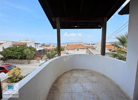 Kalyon'dan Çeşme Yalı'da Satılık Denize Sıfır Sitede Villa