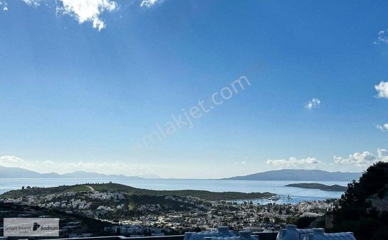 Bodrum Konacık Satılık Deniz Manzaralı 3+1 Bahçe Katı Daire