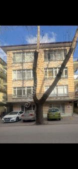 Bağlar Caddesinde Muhsin Ertuğrul Mahalkesinde 3+1 Katta Daire