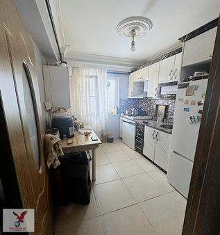 Avcılar Cihangirde 10 Yıllık Bina 2+1 Ayrı Mutfaklı Satılık