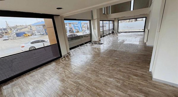 Yakamoz Gayrimenkulden Satılık 400 M2 Dükkan 200 M2 Park Alanı