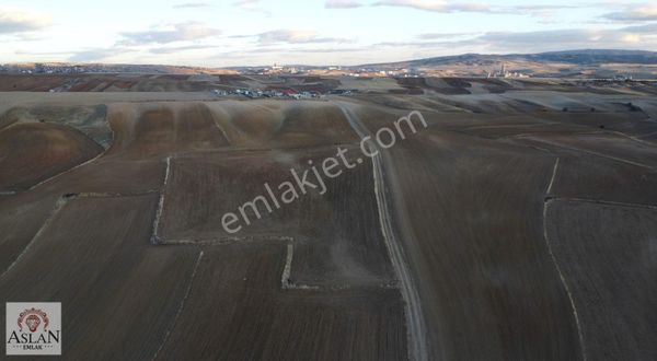 Hasanoğlan Şehitlik Mah.13,341 M2 Tarla