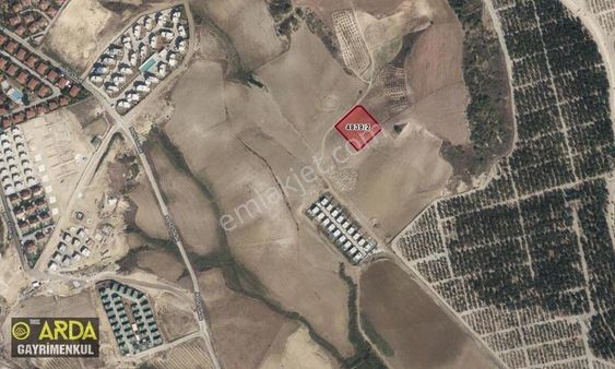 Kabasakalda Villa İmarlı 300 Metrekare Hisseli Arsa Satılıktır.