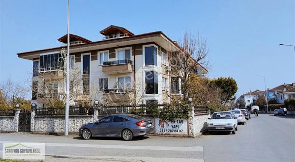 Serdivan Avm Yakını 4+1 Bahçe Dubleks