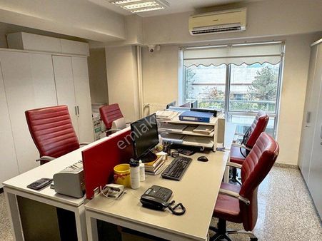 Empa'dan Gazi İş Merkezinde Komple Kat 485 M2 Kurulu Düzen