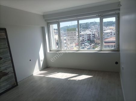 Aliağa Tam Merkezde Satılık Büro Çift Asansörlü 4 Duncu Kat