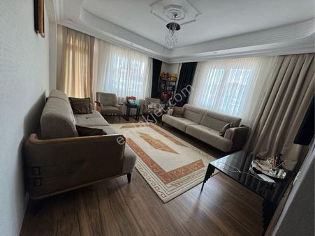 Acil Emlaktan Karaköprü Karşıyakada Satılık 4+1 Daire