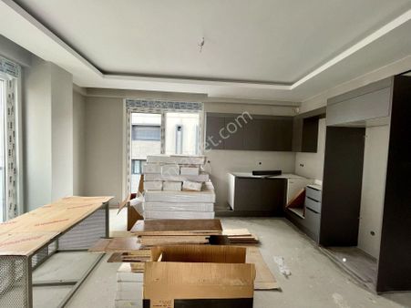 Suadiye Bağdat Caddesine Çok Yakın 2+1 Satılık Sıfır