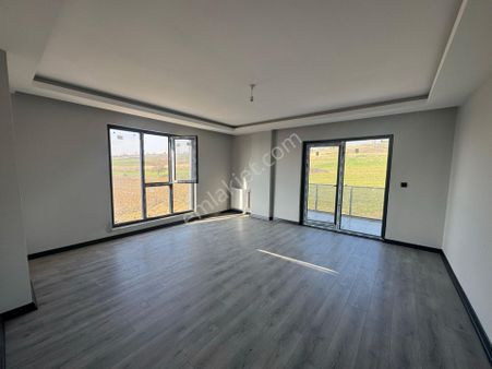 Aydınlık Emlaktan Bursa İnegöl Akhisar'da Yeni Çevre Yolunun Üstünde Satılık 3+1 Daire