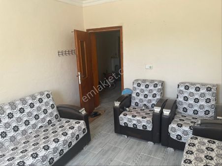 Uşak Merkez Cumhuriyet Mahallesinde Eşyalı Kiralık 2+1 Daire