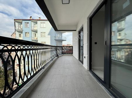 Atatürk Caddesi'nde Satılık Daire