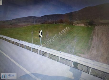 Uzman'dan Yenişehir Yoluna Cephe Tarla