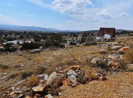 Yatırımlık Organize Sanayiye Yakın Köy İçi Arsa. 2ye Bölünebilir