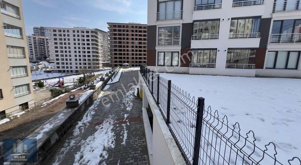 Volkan Yatırım Gayrimenkul'den Merkezi Konum Site İçi 1+1 Daire