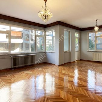 Rens Gayrimenkul - Kadıköy'de Site İçerisinde 3+1 125 M2 Satılık Daire