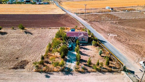 Hacımuratlı'da 1000 M2 Hobi Bahçesi + Yapı Kayıt Belgeli Ev