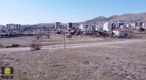 Alp Gayrimenkul'den Yakacıkda 495 M2 İmarlı Arsa Acill