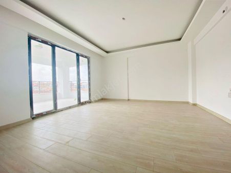 Duralialıç'da Cadde Üzerinde 4+1 Katta Ebeveyn Banyolu Sıfır Satılık Daire!!!