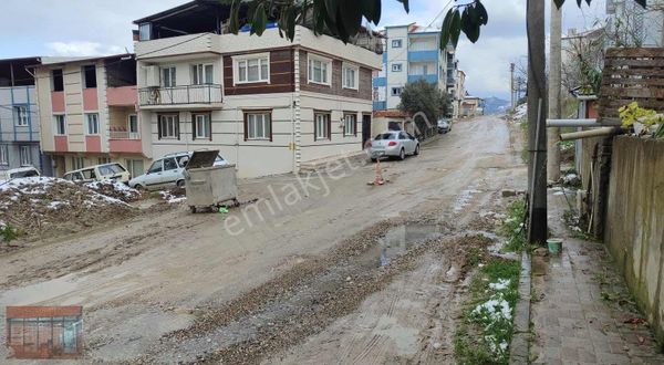 Bursa Mustafa Kemalpaşa Lalaşahinde Satılık Köşe Arsa