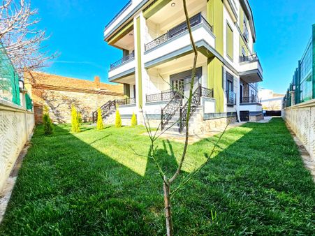 ▶ ▶ Akçay Körfez'den Kaz Dağlarının Eteğinde 4+1 Muhteşem Villa