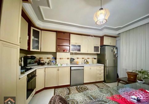 Günay Emlak'tan Torbalı Merkezde 4+1 200 M2 Asansörlü Satılık Arakat