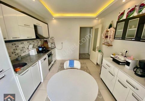 Günay Emlak'tan Torbalı Çarşıda Merkezi Konumda Yeni Binada Satılık Daire