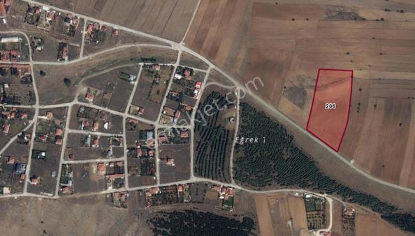 Recep Ümit'ten Sulukaraağaç'ta Köy İçinde Satılık Yola Cepheli 13 Dönüm Birinci Sınıf Tarla