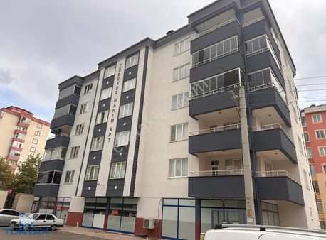 Binevler Turyaptan Cadde Üstü Ultra Geniş 4+1