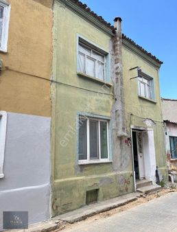 Çanakkale Ezine Şehir Merkezinde Satılık Müstakil Ev