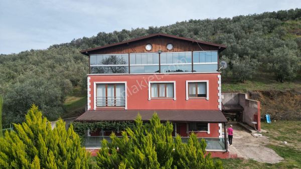 Çelik'ten Mudanya Trilye'de Satılık Doğa Manzaralı 6+3 Villa