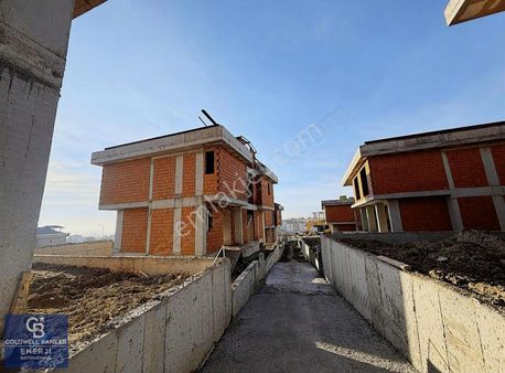 Beylikdüzü Gürpınar Satılık 5+2 Villa Müstakil Havuzlu Natamam