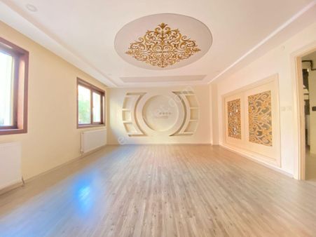 Yenimahalle'de Metroya Yakın Temiz Yapılı 4+1 Dublex