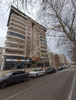 Akpiyar Mahallesi Aksa Doğalgaz Caddesi Acil Satılık 4+1 Daire.