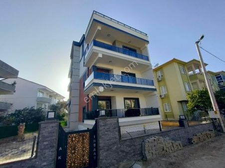 Altınoluk Denize 500 Metre Mesafede Etrafı Bahçeli Katta Tek Daireli Binada Son 2.kat 2+1 Lüx Daire