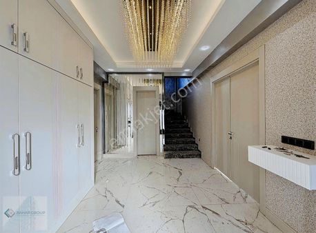 Oturulur Durumda Bağımsız Arsa 4.5+1 Muhteşem Dizayn Villa